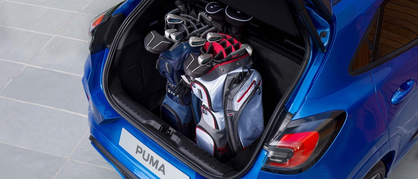 Close up do porta bagagens do SUV desportivo Ford Puma ST