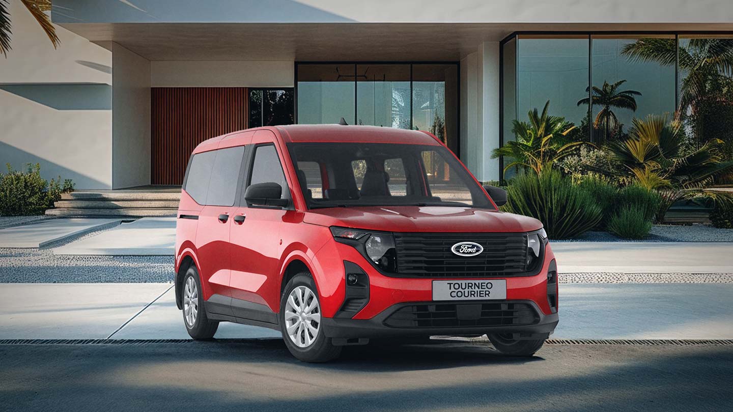 Ford Tourneo Courier Trend em vermelho